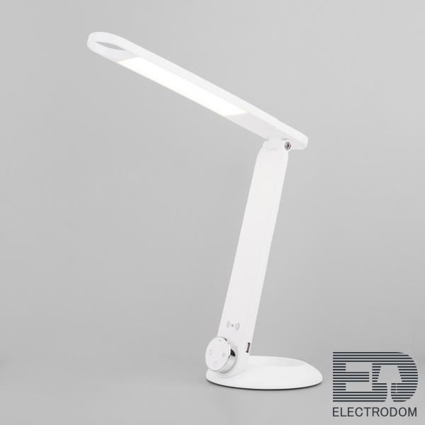 Светодиодная настольная лампа с беспроводной зарядкой Eurosvet Action 80428/1 белый - цена и фото